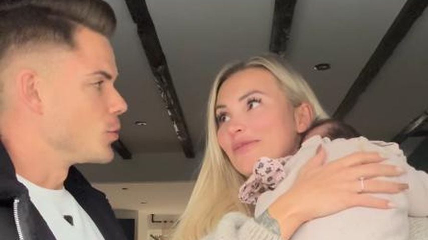 Cedric Beidinger und Eliza Klenner mit ihrer gemeinsamen Tochter