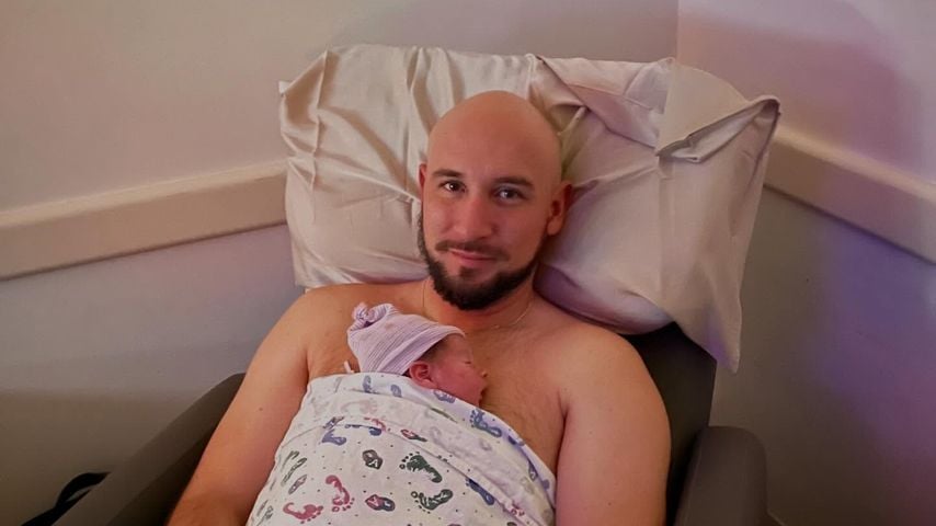 Trainer Cesar Roldan mit seinem Sohn Reagan Enzo