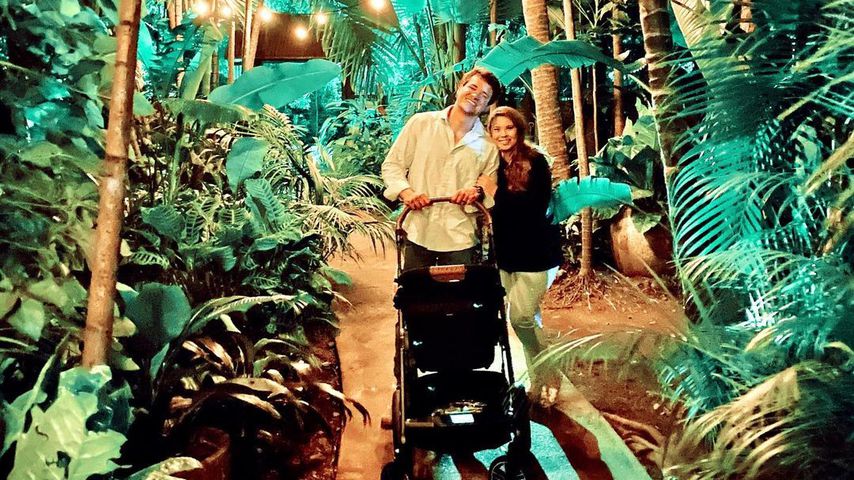 Chandler Powell, Bindi Irwin mit ihrem Kind