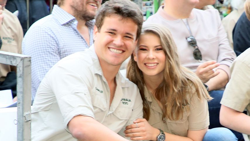 Bindi Irwin wurde von ihrem Bruder Robert zum Altar geführt