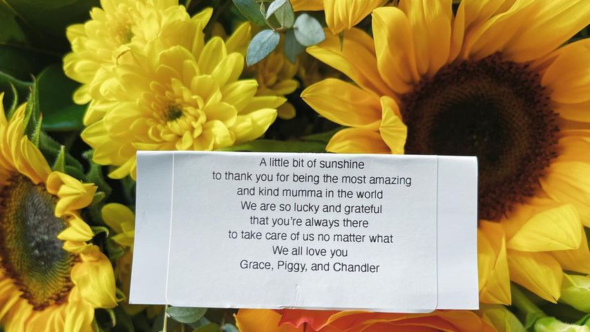 Chandler Powells Blumen für Bindi Irwin