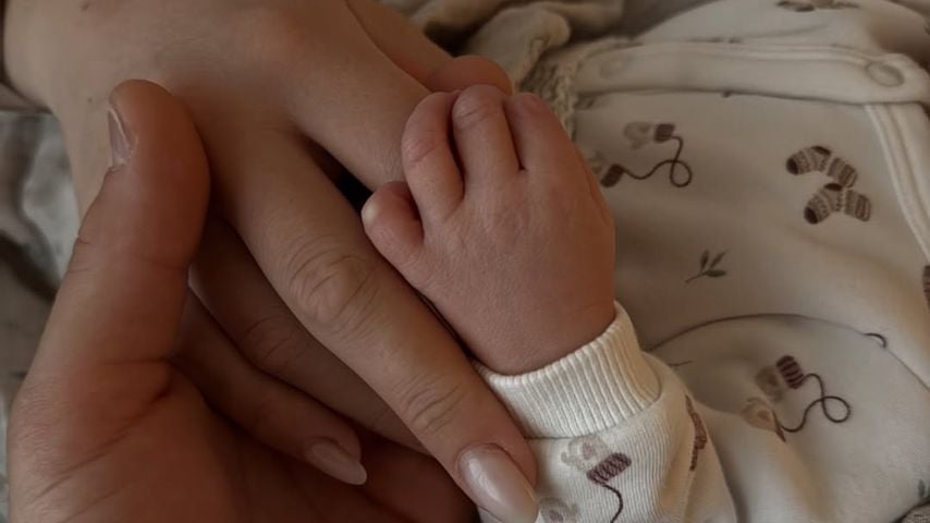 Chanel Silberberg mit ihrem Partner Tom und ihrem Baby, März 2026