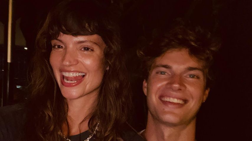 Charlbi Dean mit Luke Volker, Juli 2022