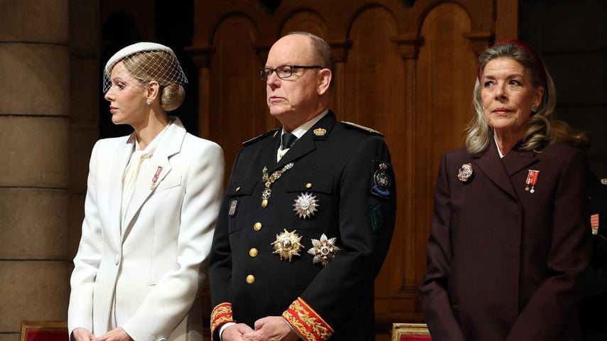 Feier zum Nationalfeiertag in Monaco: Charlène von Monaco, Fürst Albert II und Caroline von Hannover in der Kathedrale von Monaco