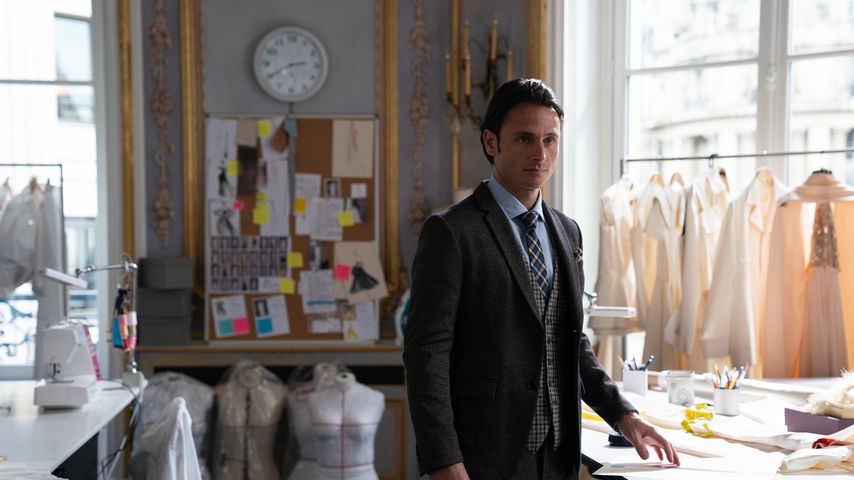 Charles Martins bei "Emily in Paris"