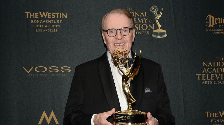 Charles Osgood mit seinem Emmy, Mai 2016