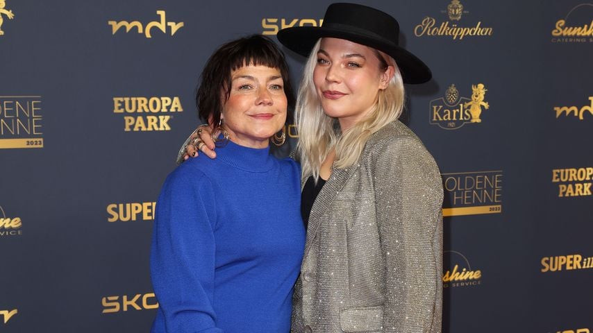 Charley Ann Schmutzler und Claudia Schmutzler bei der Goldenen Henne 2023 in Leipzig