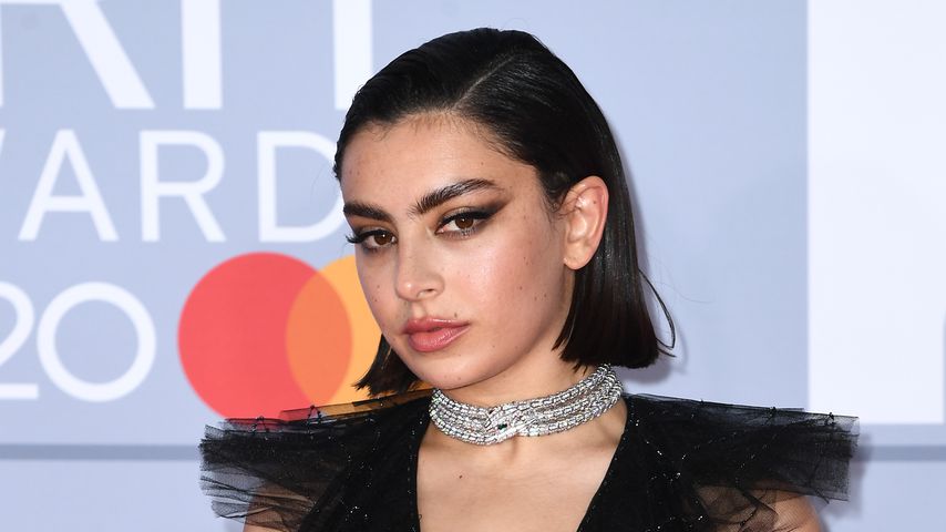 Charli XCX bei den Brit Awards 2020