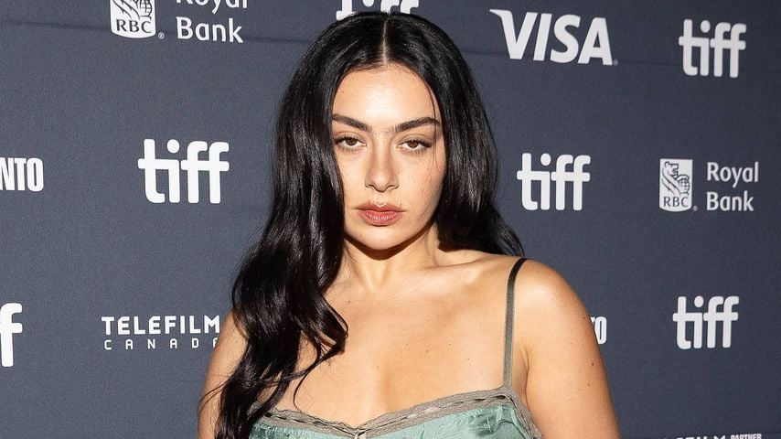 Charli XCX, Sängerin