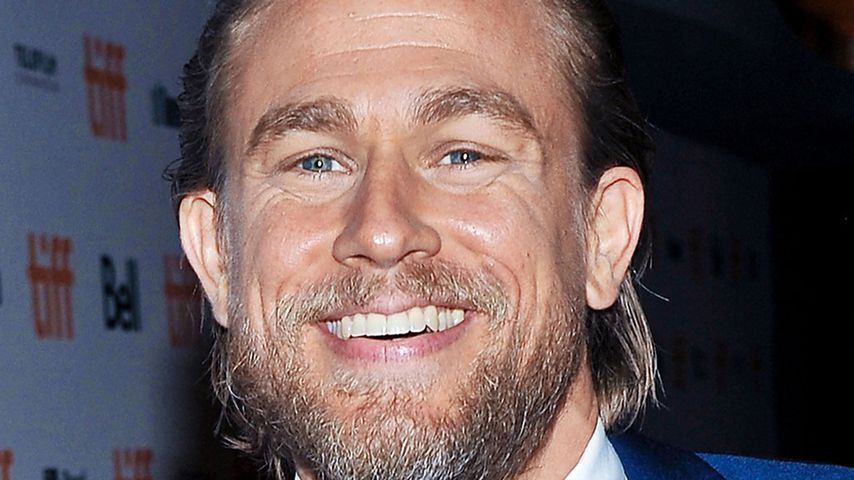 Charlie Hunnam ist krank: Hat er nun zum zweiten Mal Corona?