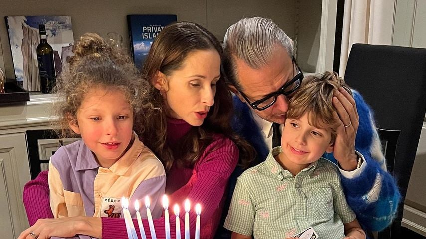 Charlie Ocean Goldblum, Elli Livingston, Jeff Goldlum und River Joe Goldblum, Dezember 2022