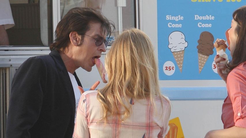 Charlie Sheen: "Jon Cryer, komm in MEINE Sitcom!"