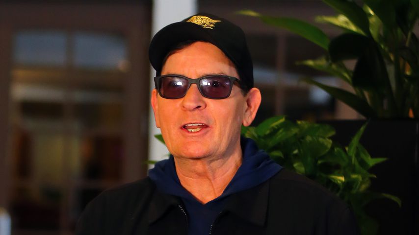Nach Missbrauchs-Doku: Charlie Sheen erstmals unterwegs