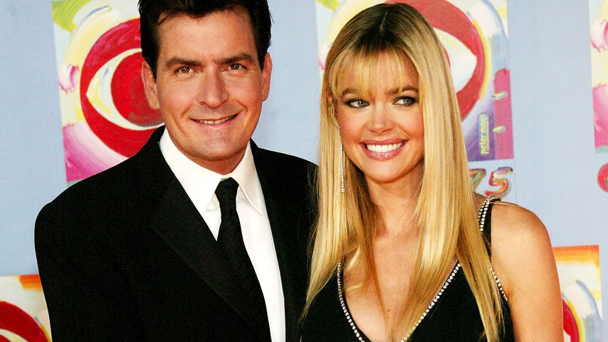 Charlie Sheen und Denise Richards im November 2003