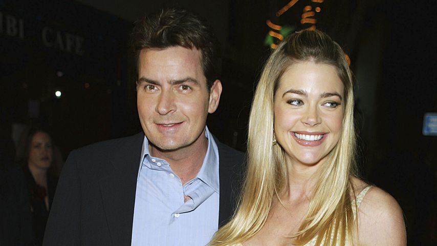Charlie Sheen und Denise Richards bei der "Hawaii Crime Story"-Premiere, 2004