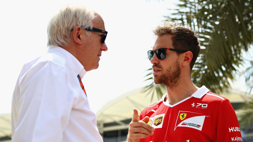 Charlie Whiting und Sebastian Vettel im April 2017 in Bahrain