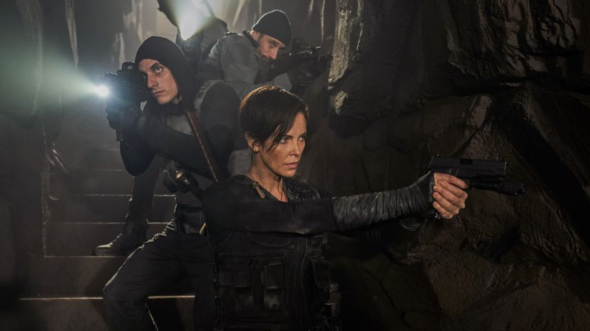 Charlize Theron, Luca Marinelli, Matthias Schoenaerts und Marwan Kenzari in "The Old Guard"