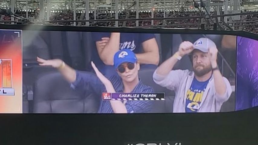 Charlize Theron beim Super Bowl, 2022
