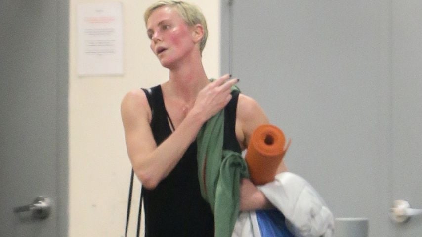 Hochroter Kopf: Charlize Theron nach Yoga-Session gesichtet