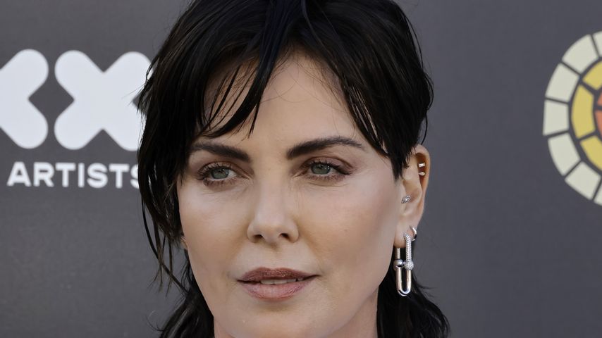 Tschüss Blond! Charlize Theron hat jetzt schwarze Haare
