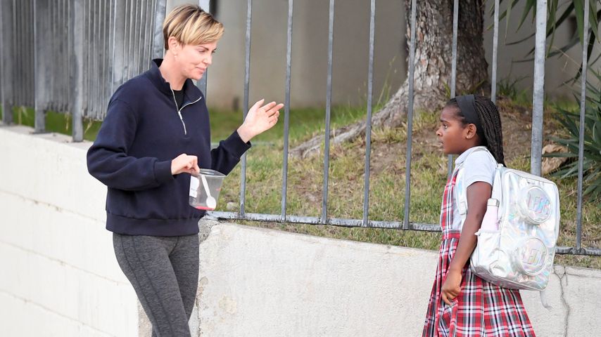 Schauspielerin Charlize Theron und ihre Tochter 2019