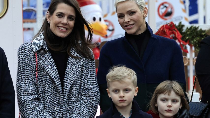 Charlotte Casiraghi und Fürstin Charlène mit ihren Kindern Jacques und Gabriella