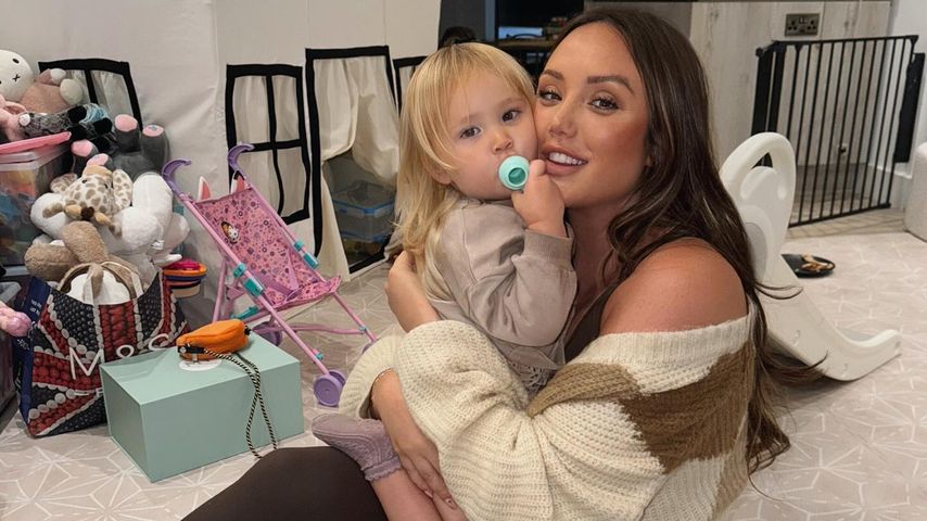 Charlotte Crosby mit ihrer Tochter Alba im Oktober 2024