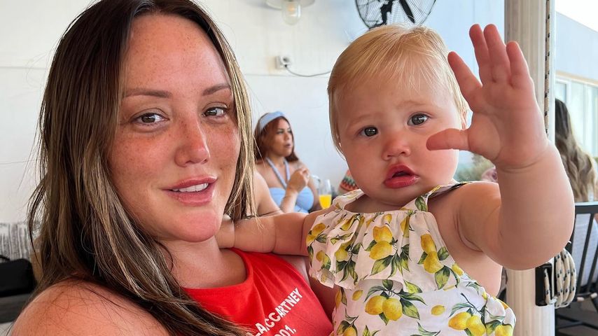 Charlotte Crosby mit ihrer Tochter