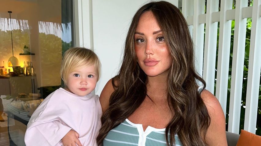 Charlotte Crosby mit ihrer Tochter Alba im Oktober 2024