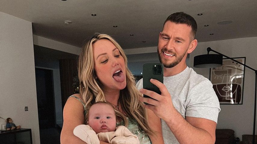 Charlotte Crosby und Jake Ankers mit ihrem Baby