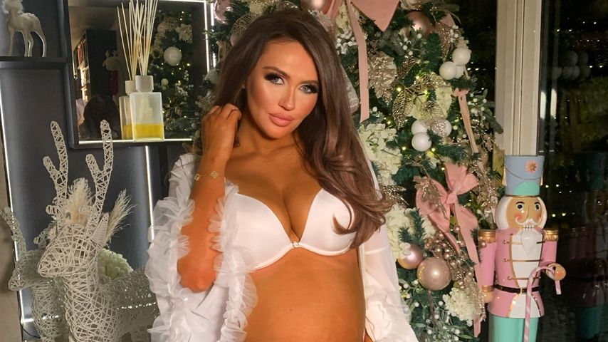 Charlotte Dawson setzt ihren Babybauch in Dessous in Szene