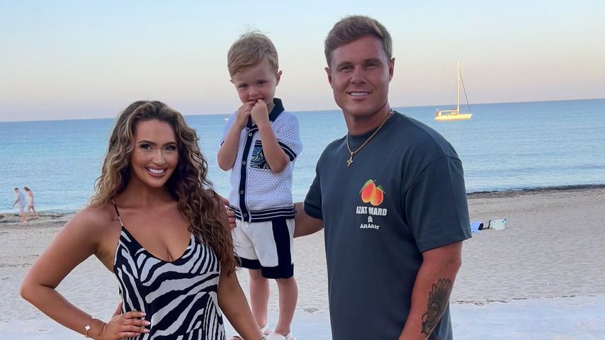 Charlotte Dawson, ihr Sohn und ihr Verlobter Matthew Sarsfield im Juli 2024