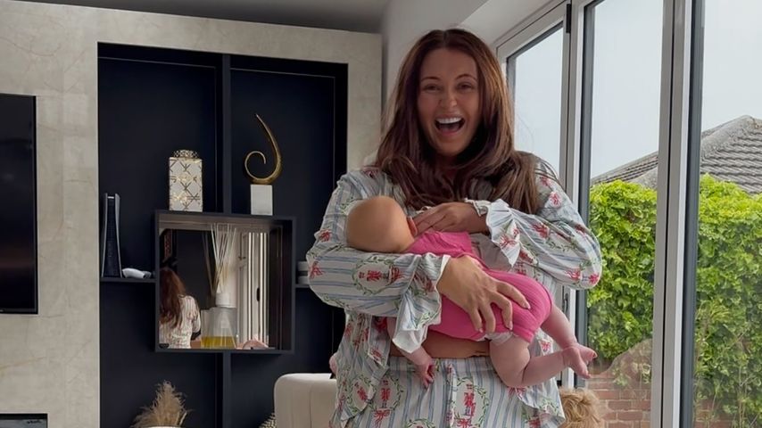Realitystar Charlotte Crosby mit ihren drei Kindern, Mai 2025