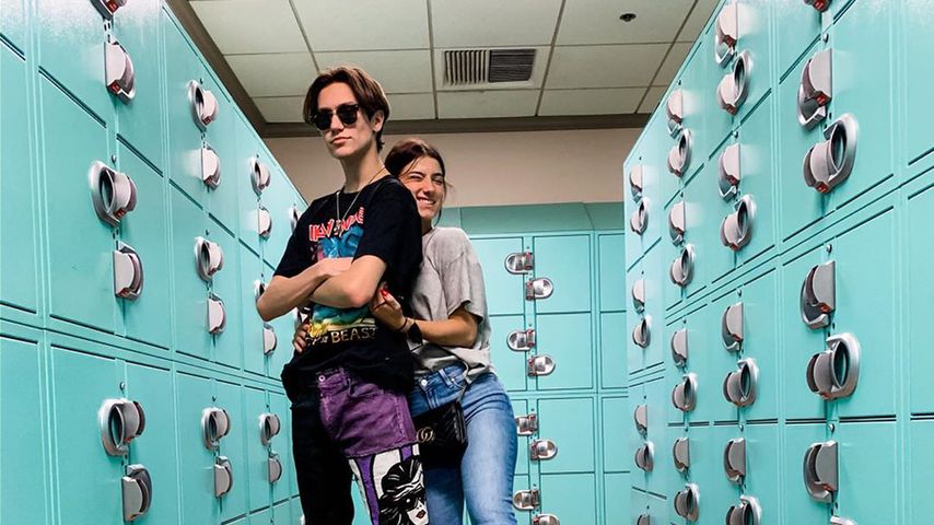 Chase Hudson undn Charli D'Amelio im Disneyland