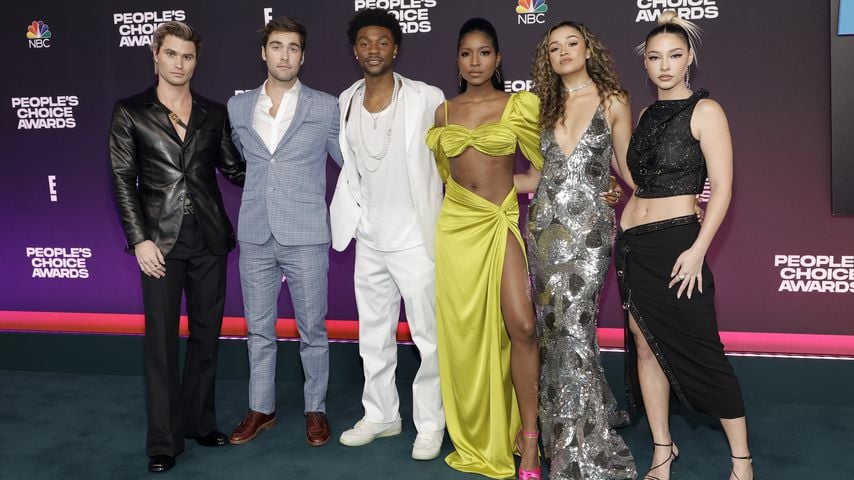Chase Stokes, Austin North, Jonathan Daviss, Carlacia Grant, Madison Bailey und Madelyn Cline