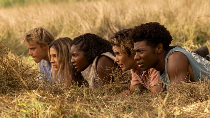 Chase Stokes, Madelyn Cline, Carlacia Grant, Rudy Pankow und Jonathan Davis in "Outer Banks"