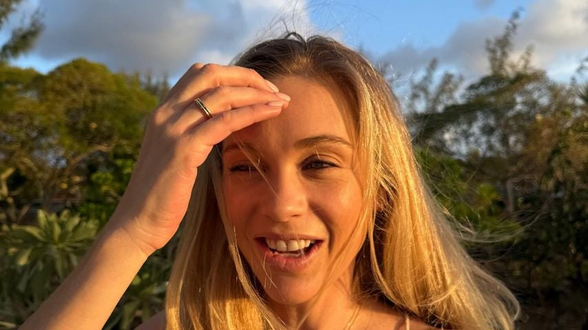 Prinz Harrys Ex Chelsy Davy teilt Fotos ihrer Traumhochzeit