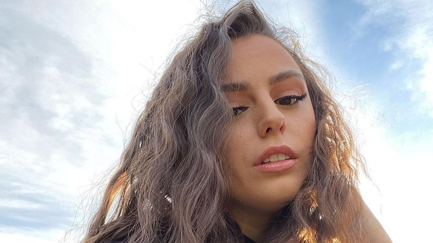 Lockdown-Locken? Sängerin Cher Lloyd präsentiert Mega-Mähne