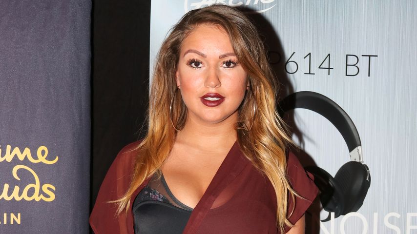 "Curvy Supermodel"-Chethrin früher schlankes Nackt-Model