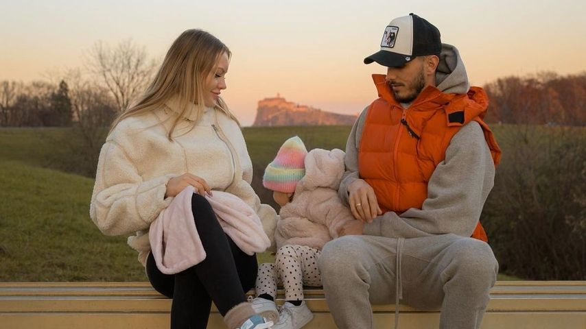 Cheyenne Ochsenknecht, ihre Tochter Mavie und ihr Mann Nino im Dezember 2022