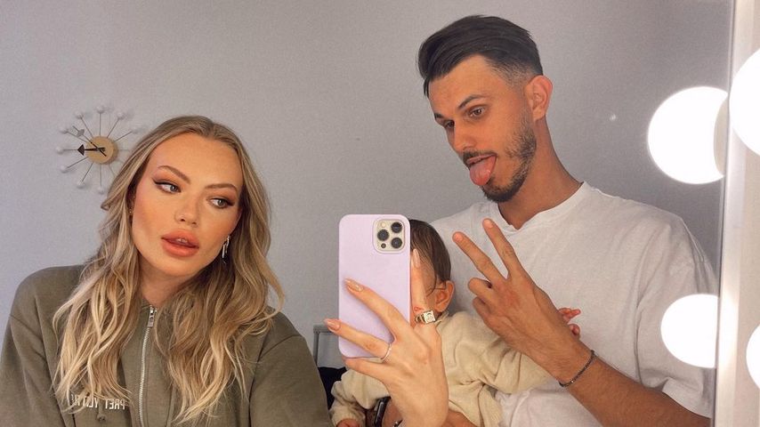 Cheyenne Ochsenknecht und Nino Sifkovits mit Mavie im Oktober 2021