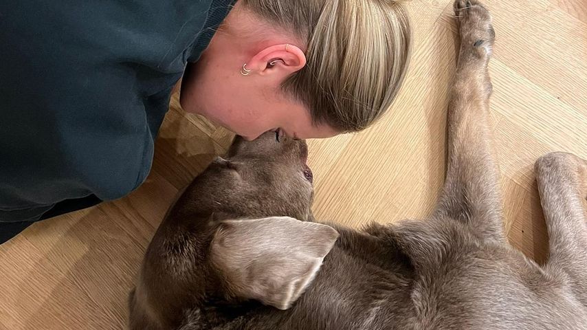 Cheyenne Pahde mit ihrem Hund