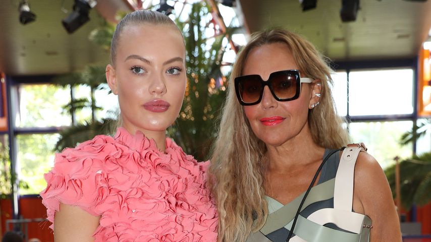 Cheyenne und Natascha Ochsenknecht bei der Marina-Hörmanseder-Show auf der Berlin Fashion Week