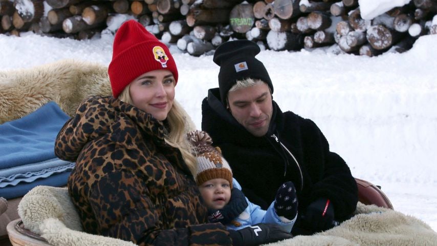 Chiara Ferragni und Fedez auf Winterkutschfahrt mit Sohn