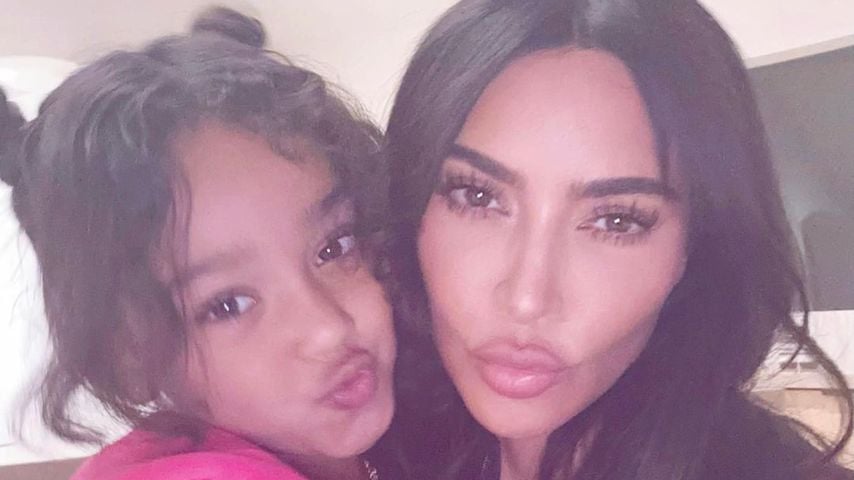 Chicago West und Kim Kardashian im März 2023