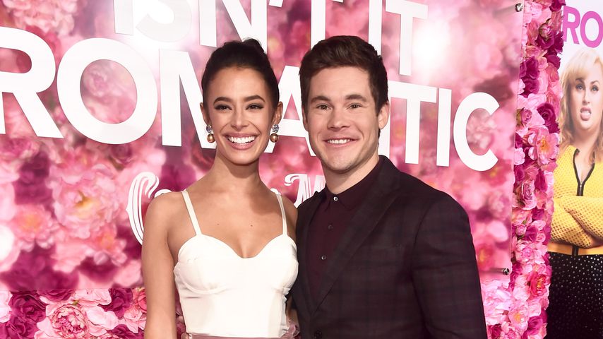 Chloe Bridges und ihr Verlobter Adam Devine bei der Premiere von "Isn't It Romantic"
