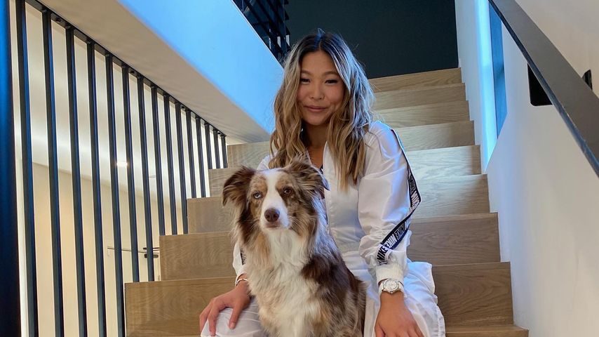 Chloe Kim mit ihrem Hund im August 2021