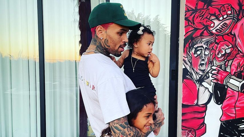Chris Brown mit seinen beiden Töchtern, Oktober 2022