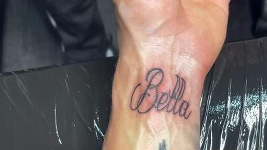 Chris Broys neues Tattoo für Freundin Bella im Oktober 2024