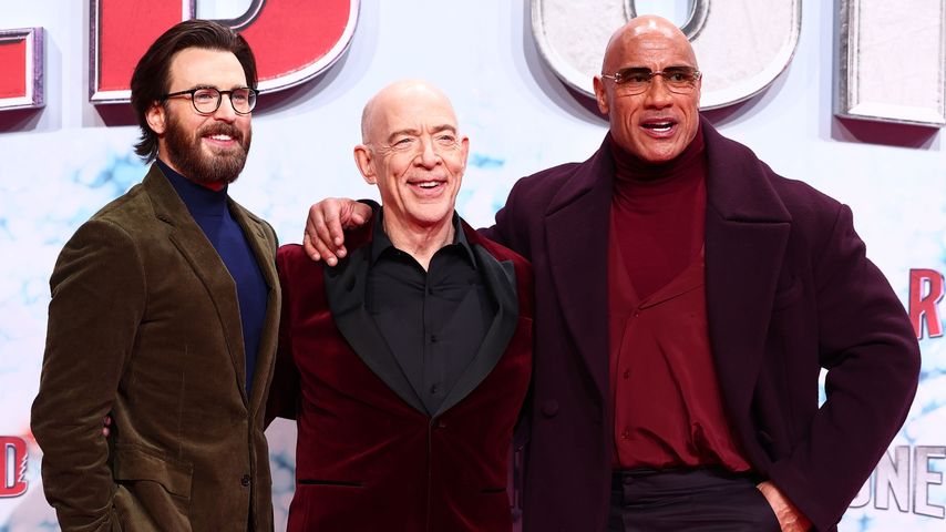 Chris Evans, J. K. Simmons und Dwayne Johnson bei der "Red One - Alarmstufe Weihnachten"-Premiere